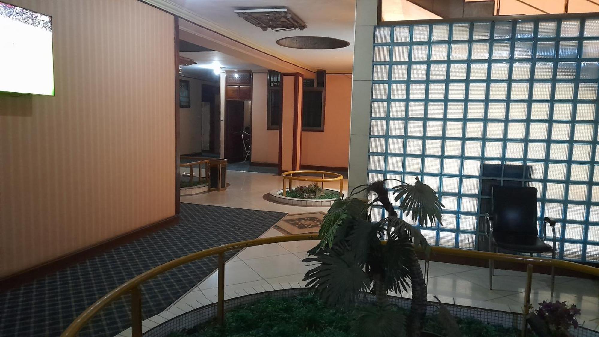 New Jbk Hotel Καμπάλα Εξωτερικό φωτογραφία