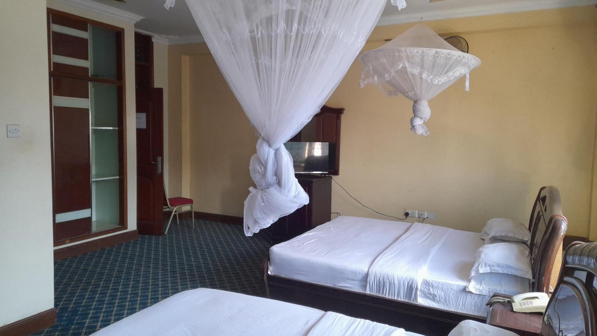 New Jbk Hotel Καμπάλα Εξωτερικό φωτογραφία