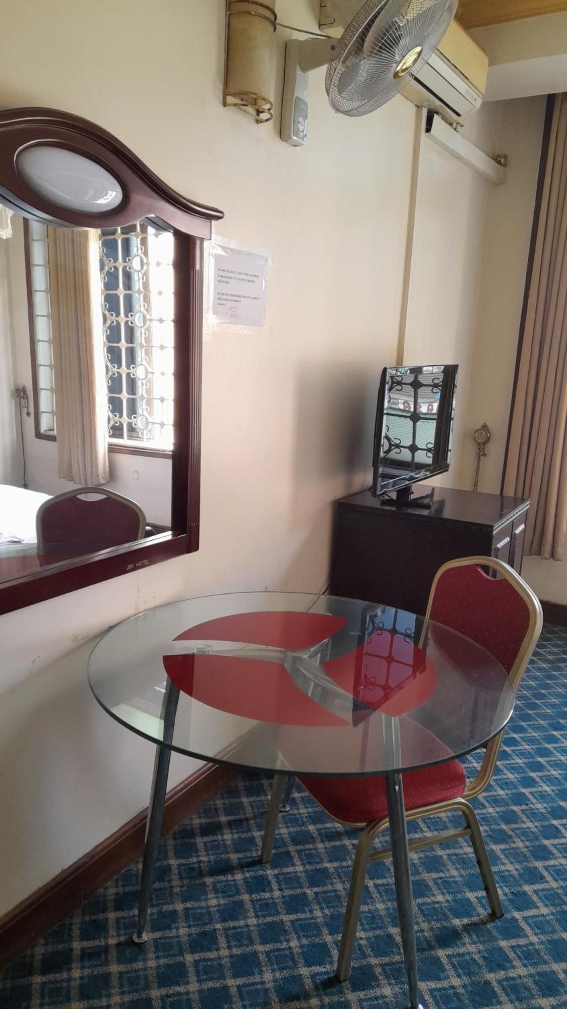 New Jbk Hotel Καμπάλα Εξωτερικό φωτογραφία