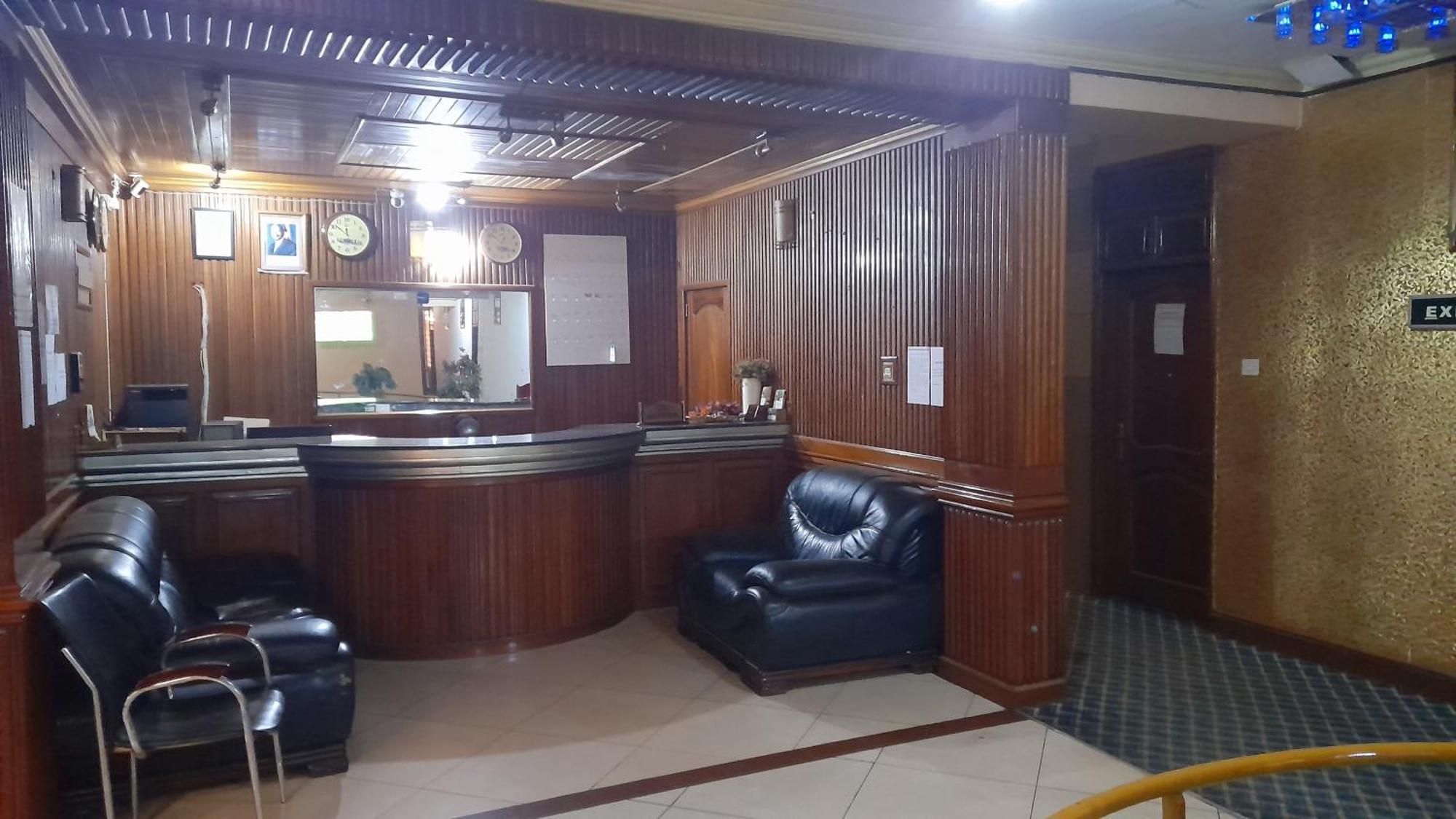 New Jbk Hotel Καμπάλα Εξωτερικό φωτογραφία