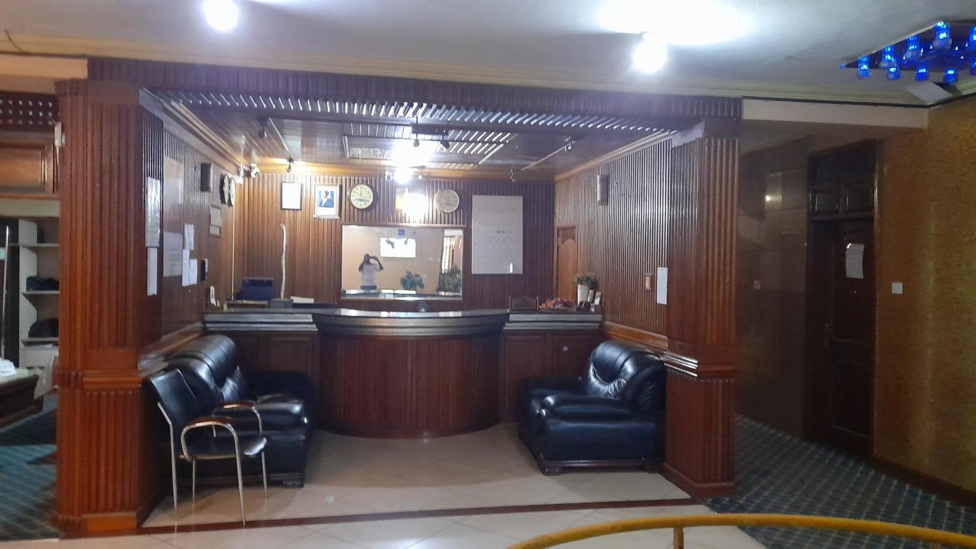 New Jbk Hotel Καμπάλα Εξωτερικό φωτογραφία