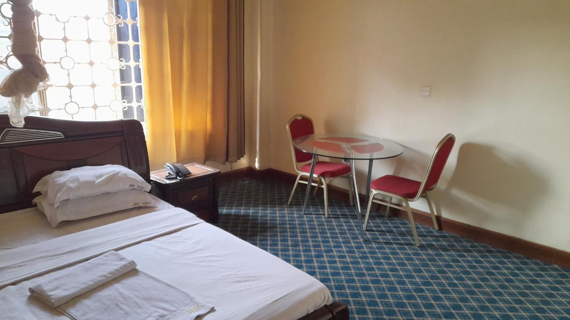 New Jbk Hotel Καμπάλα Εξωτερικό φωτογραφία