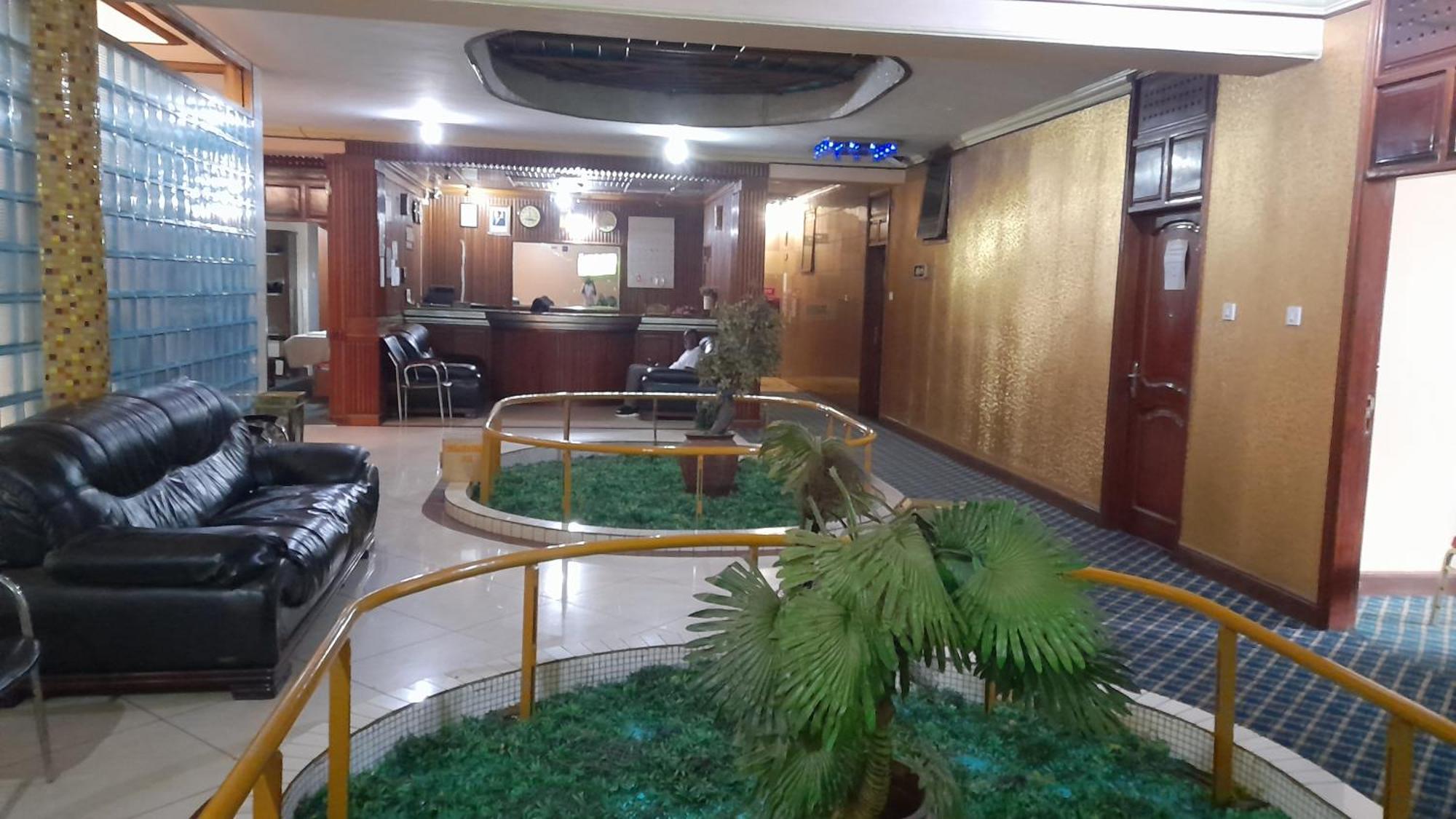 New Jbk Hotel Καμπάλα Εξωτερικό φωτογραφία