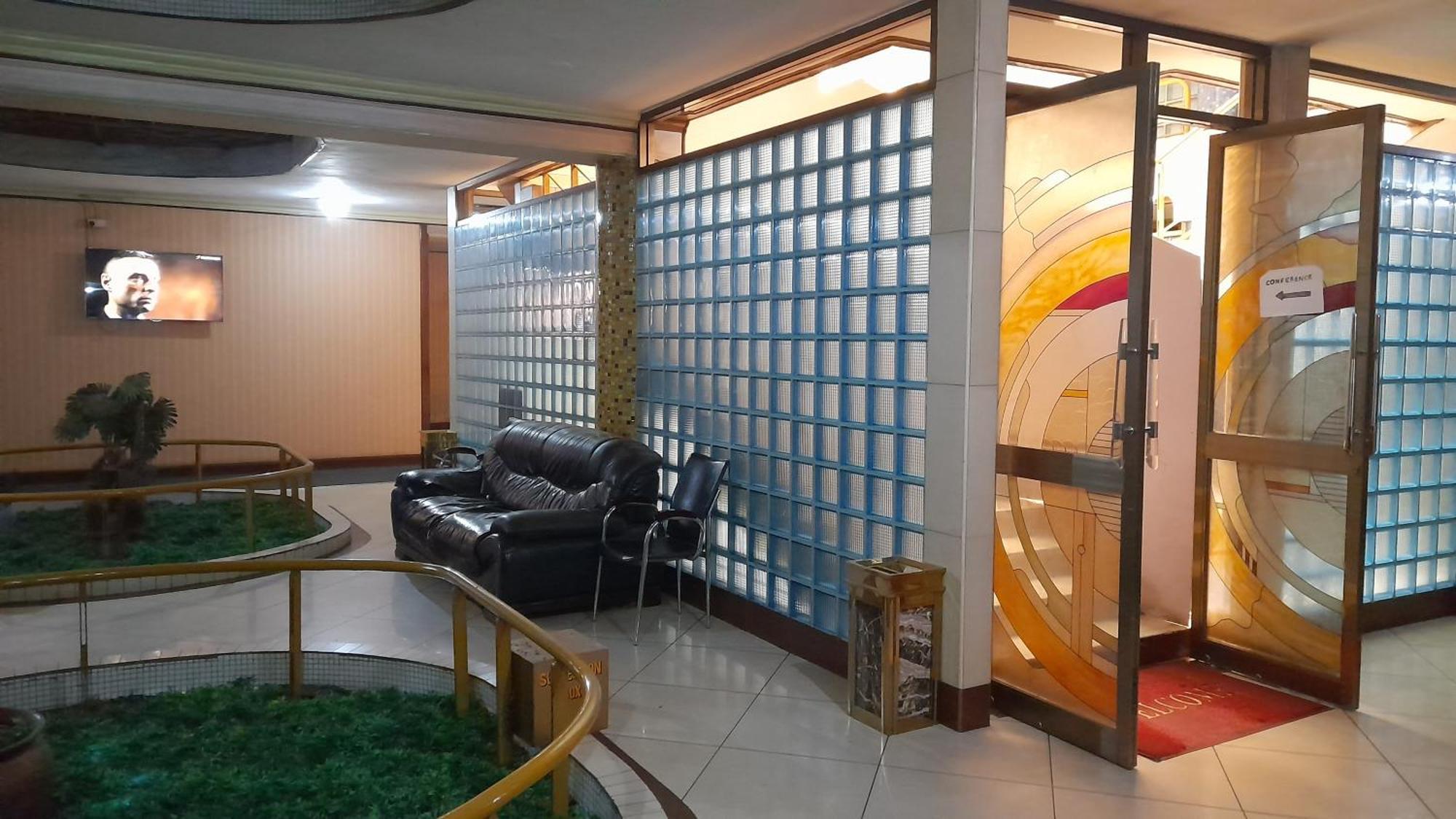 New Jbk Hotel Καμπάλα Εξωτερικό φωτογραφία