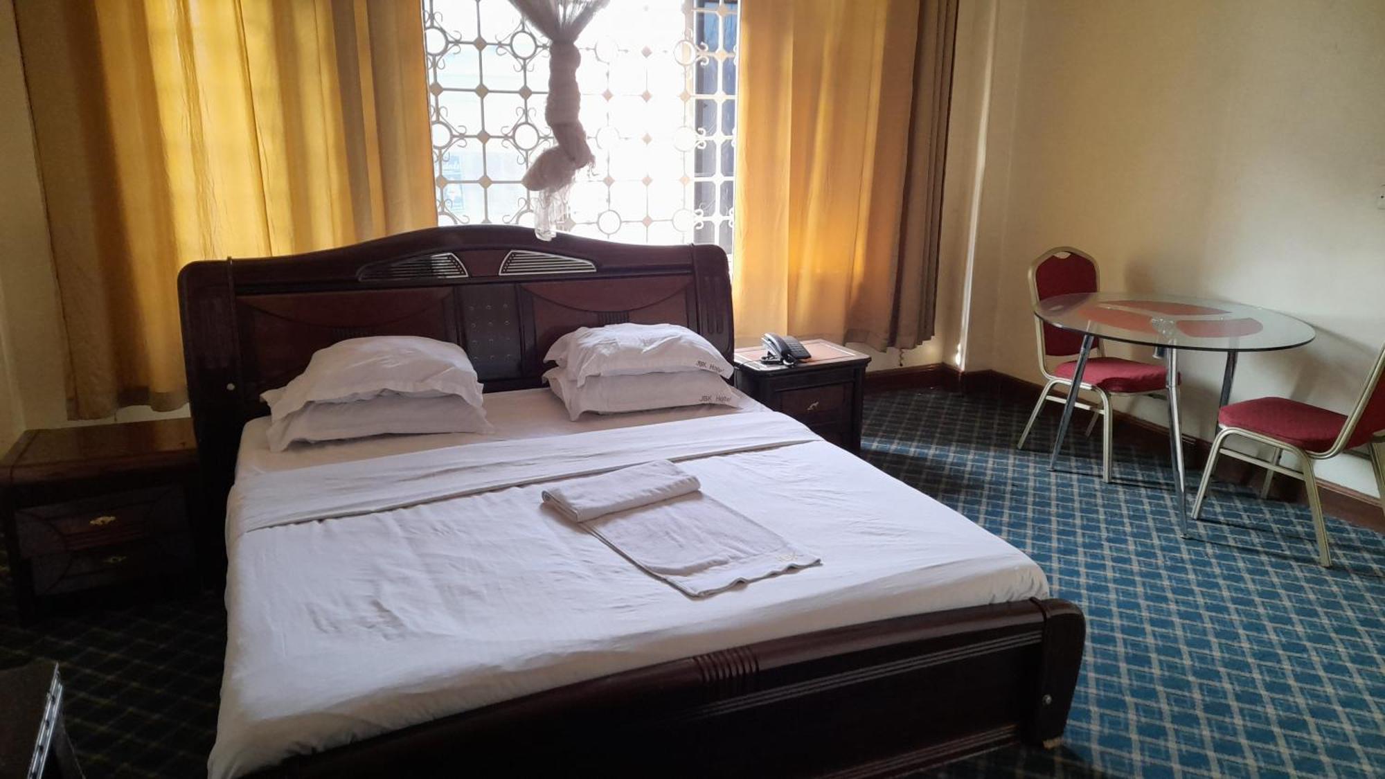 New Jbk Hotel Καμπάλα Εξωτερικό φωτογραφία